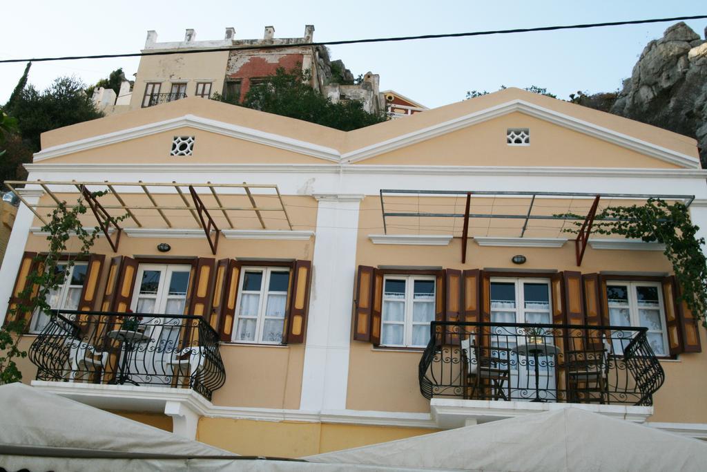 Symi Port View Apartment Chambre photo