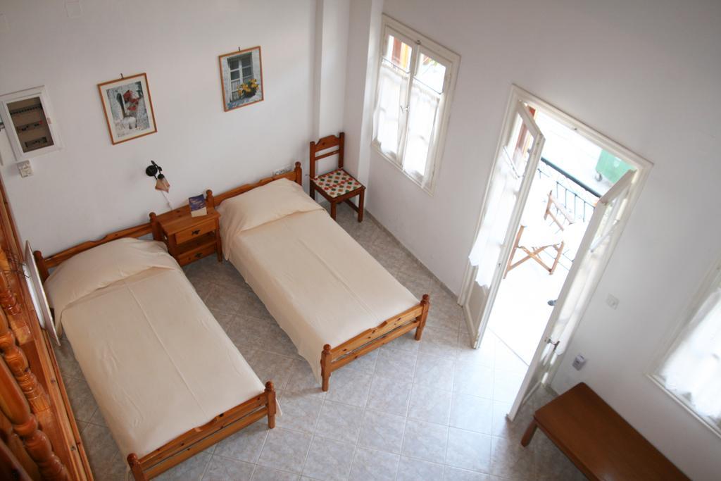Symi Port View Apartment Chambre photo