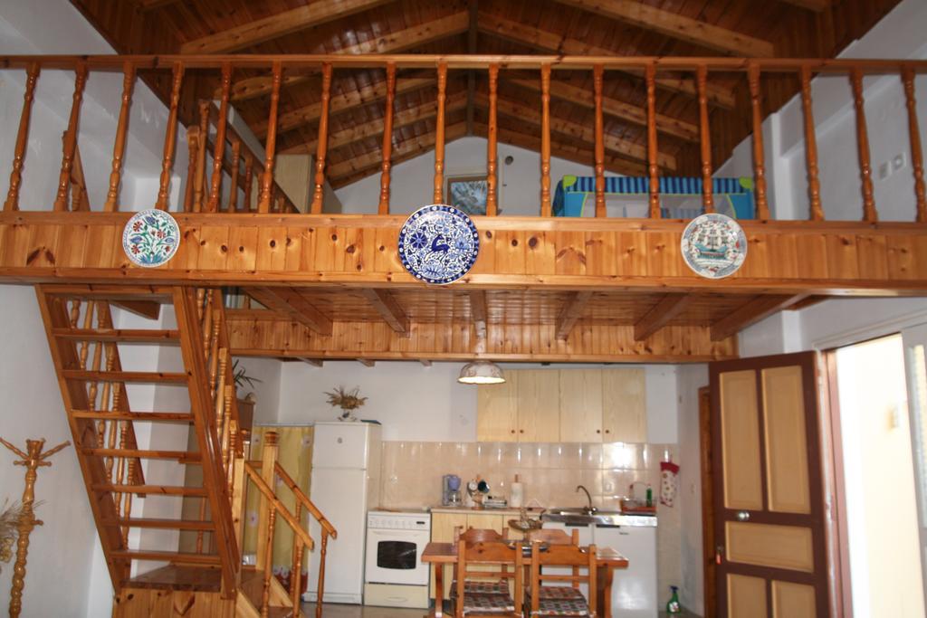 Symi Port View Apartment Chambre photo