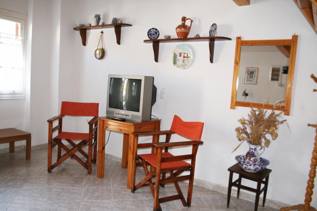 Symi Port View Apartment Chambre photo