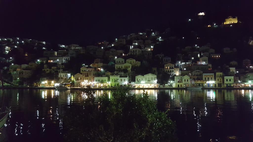 Symi Port View Apartment Extérieur photo